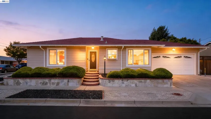 2053 Trafalgar Ave, Hayward, California 94545