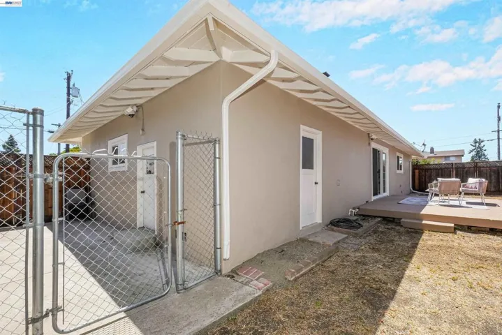 2053 Trafalgar Ave, Hayward, California 94545