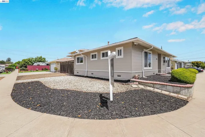 2053 Trafalgar Ave, Hayward, California 94545