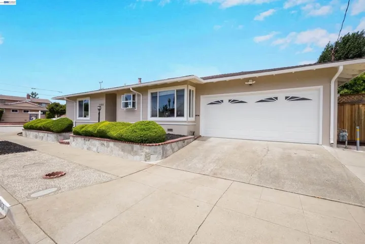 2053 Trafalgar Ave, Hayward, California 94545