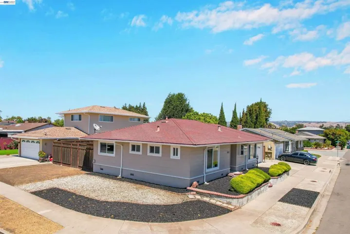 2053 Trafalgar Ave, Hayward, California 94545