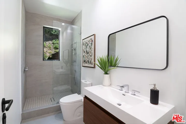1122 N Coronado Street, Los Angeles, California 90026
