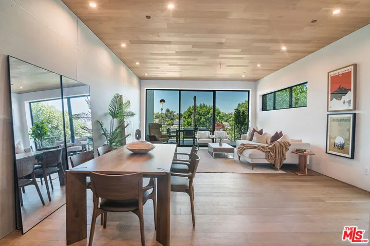 1122 N Coronado Street, Los Angeles, California 90026