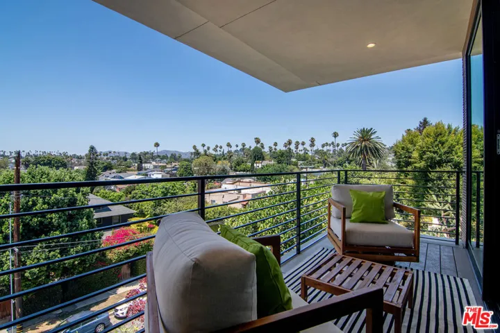 1122 N Coronado Street, Los Angeles, California 90026