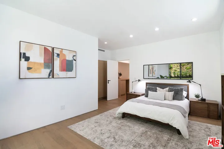 1122 N Coronado Street, Los Angeles, California 90026