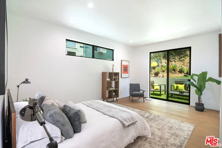 1122 N Coronado Street, Los Angeles, California 90026