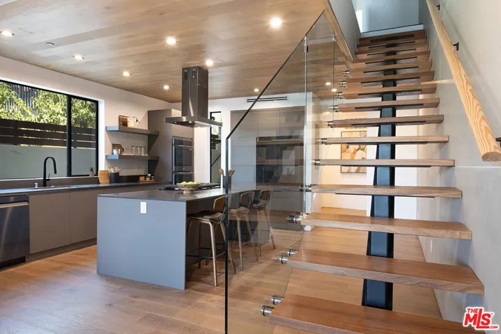 1122 N Coronado Street, Los Angeles, California 90026