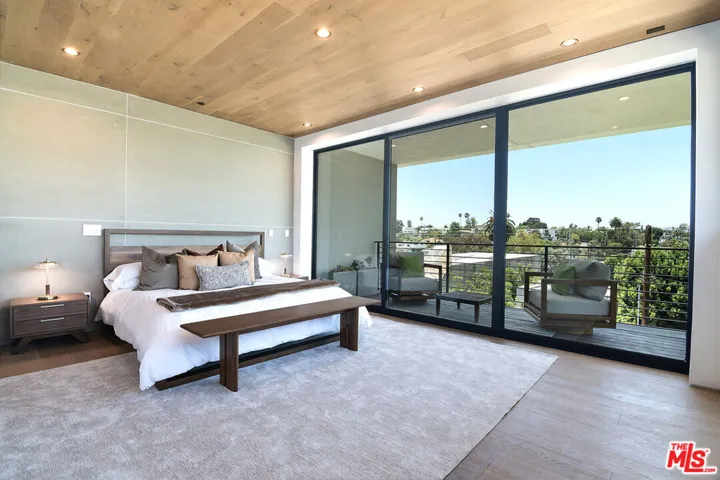 1122 N Coronado Street, Los Angeles, California 90026