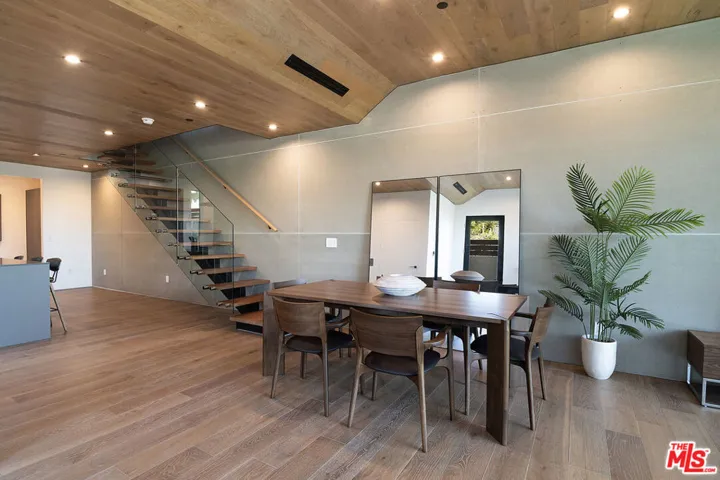 1122 N Coronado Street, Los Angeles, California 90026