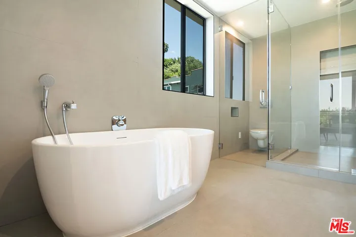 1122 N Coronado Street, Los Angeles, California 90026