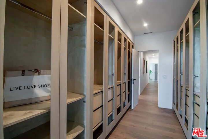 1122 N Coronado Street, Los Angeles, California 90026