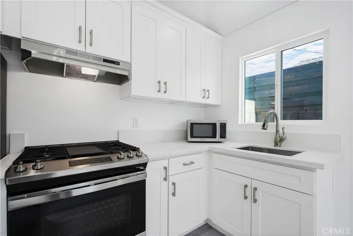 6539 N Bobbyboyar Avenue, West Hills, California 91307