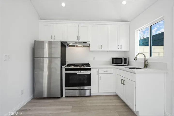 6539 N Bobbyboyar Avenue, West Hills, California 91307
