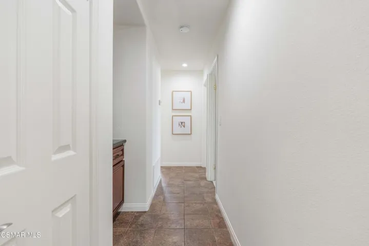 2037 Stanford Dr-14