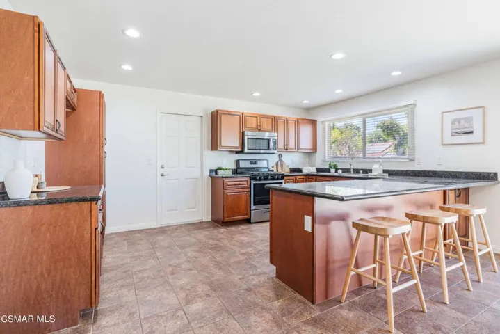 2037 Stanford Dr-7