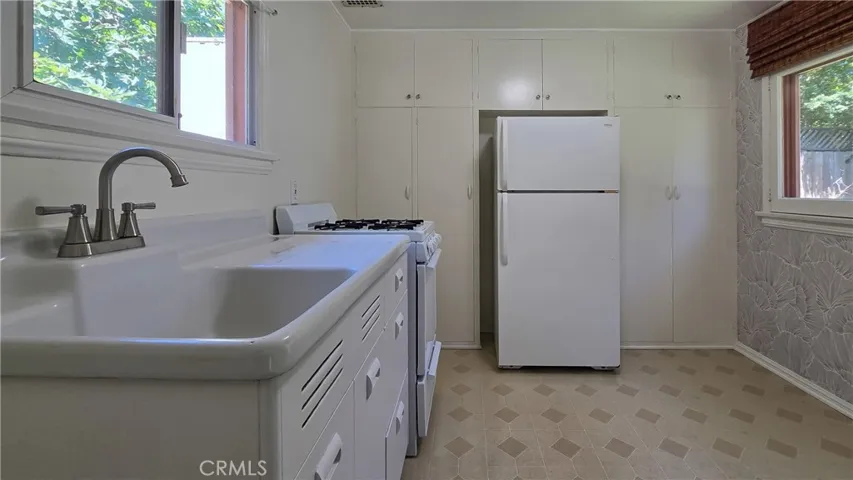 901 N Indian Hill Boulevard, Claremont, California 91711