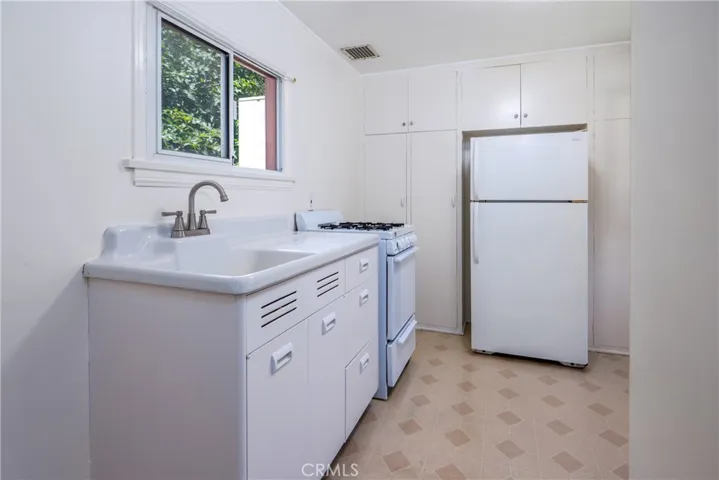 901 N Indian Hill Boulevard, Claremont, California 91711