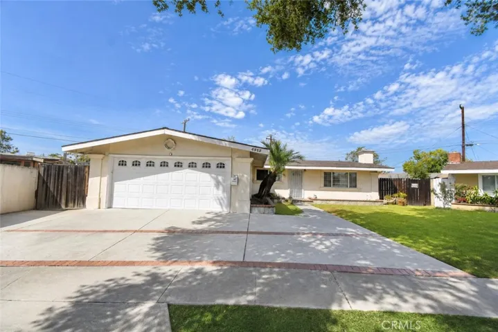 4213 W Roberts, Santa Ana, California 92704