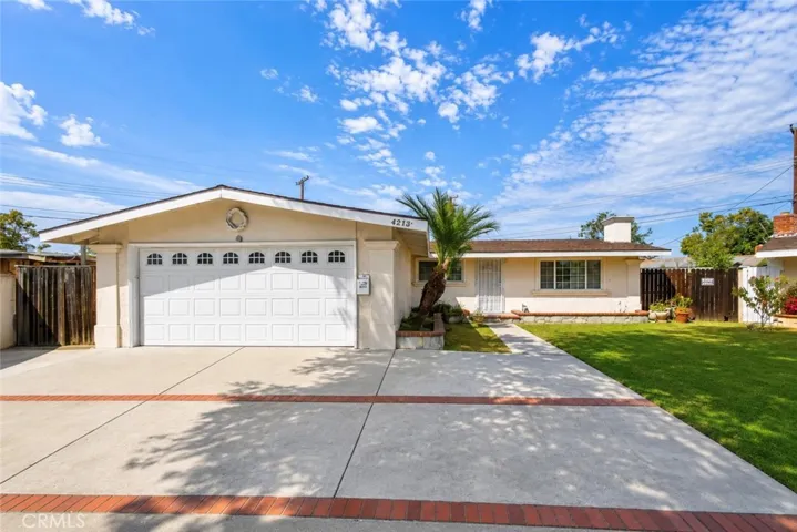 4213 W Roberts, Santa Ana, California 92704