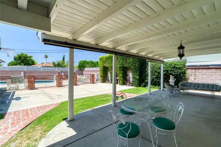 8315 Canterbury Avenue, Sun Valley, California 91352