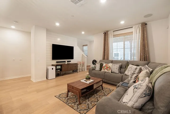 1341 Reliance, Carson, California 90746