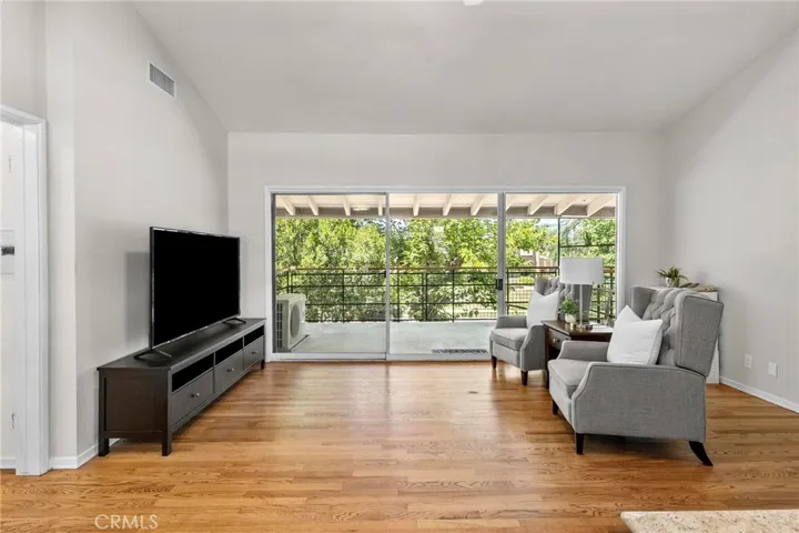 186 N Center, Redlands, California 92373