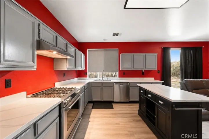 1185 San Polzin Way, San Jacinto, California 92582