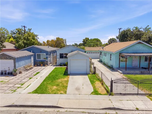 326 W Claude, Compton, California 90220