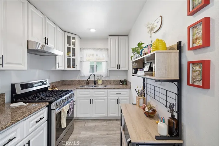 326 W Claude, Compton, California 90220