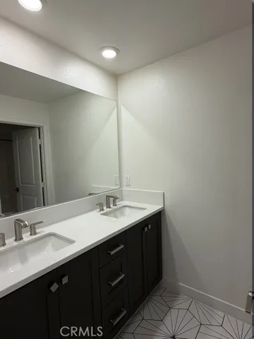 204 Baluster, Irvine, California 92618