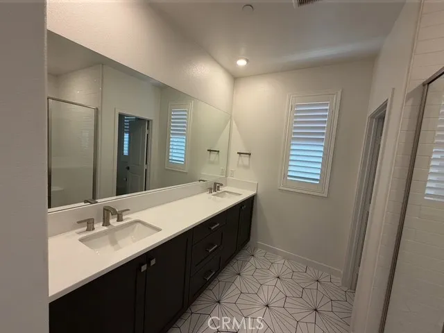 204 Baluster, Irvine, California 92618