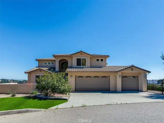 14215 Mary Austin Lane, Atascadero, California 93422