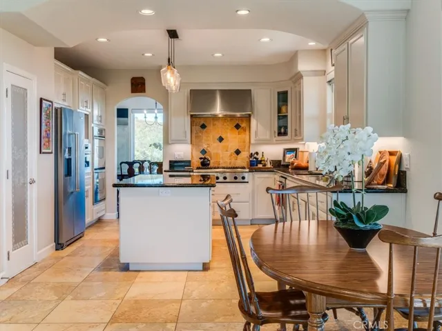 14215 Mary Austin Lane, Atascadero, California 93422
