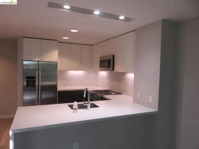 10 Kennedy Pl 203, San Francisco, California 94124