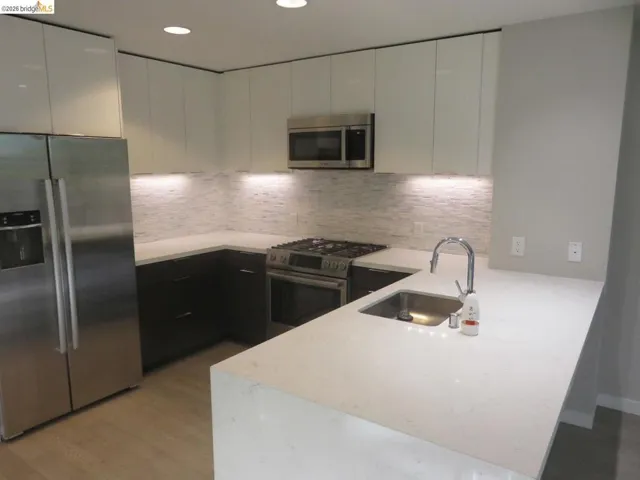10 Kennedy Pl 203, San Francisco, California 94124