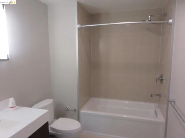 10 Kennedy Pl 203, San Francisco, California 94124