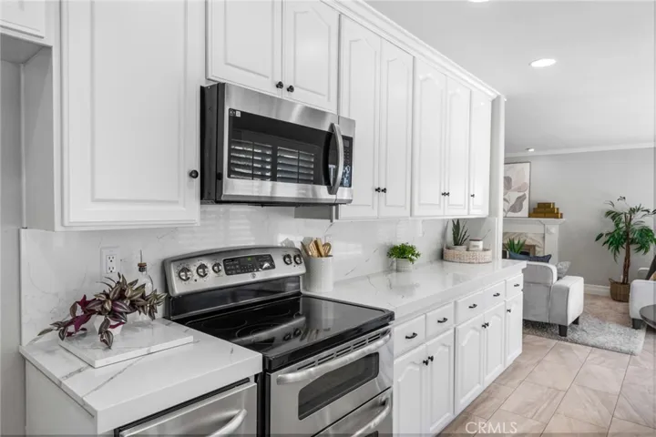 25805 Chapel Hill, Lake Forest, California 92630