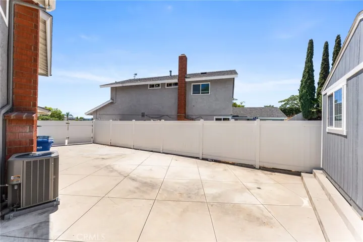 25805 Chapel Hill, Lake Forest, California 92630
