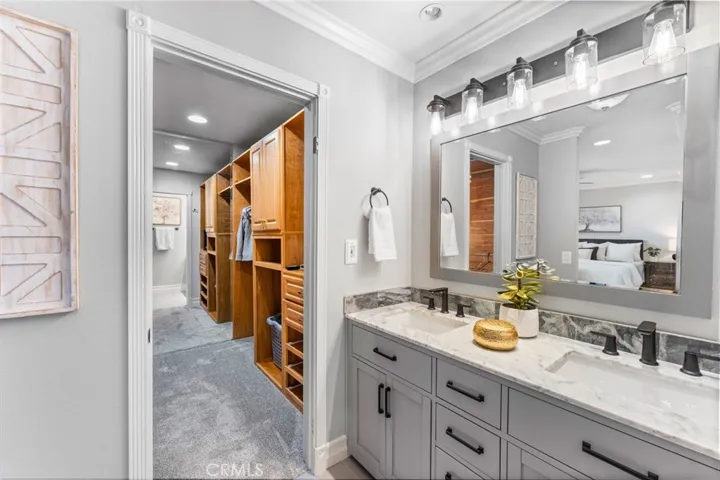 25805 Chapel Hill, Lake Forest, California 92630