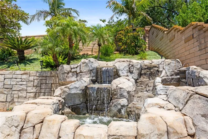 25805 Chapel Hill, Lake Forest, California 92630