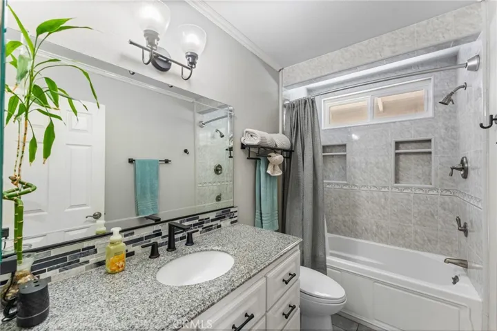 25805 Chapel Hill, Lake Forest, California 92630