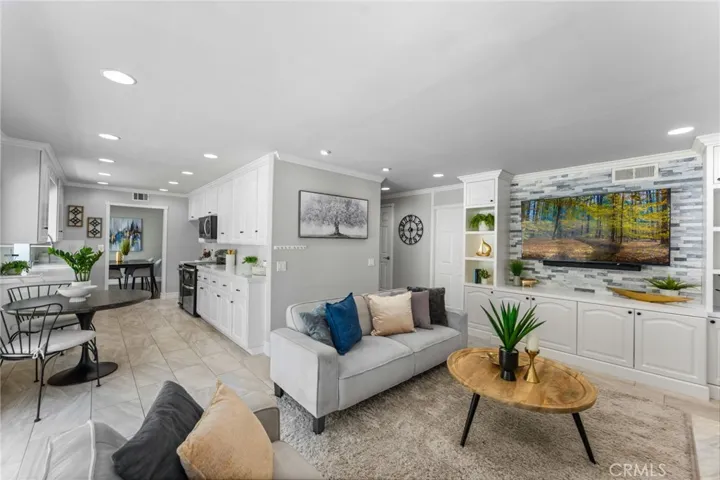 25805 Chapel Hill, Lake Forest, California 92630