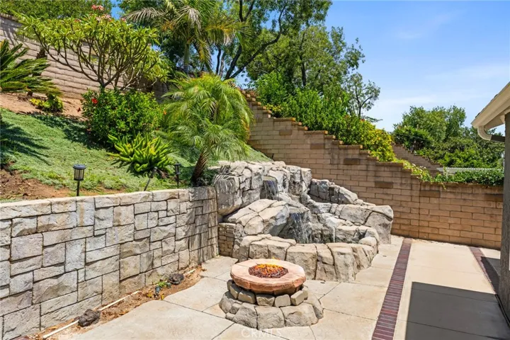 25805 Chapel Hill, Lake Forest, California 92630