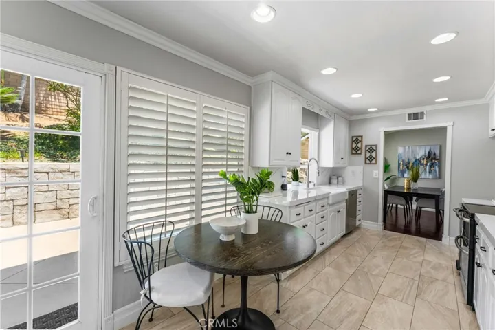 25805 Chapel Hill, Lake Forest, California 92630