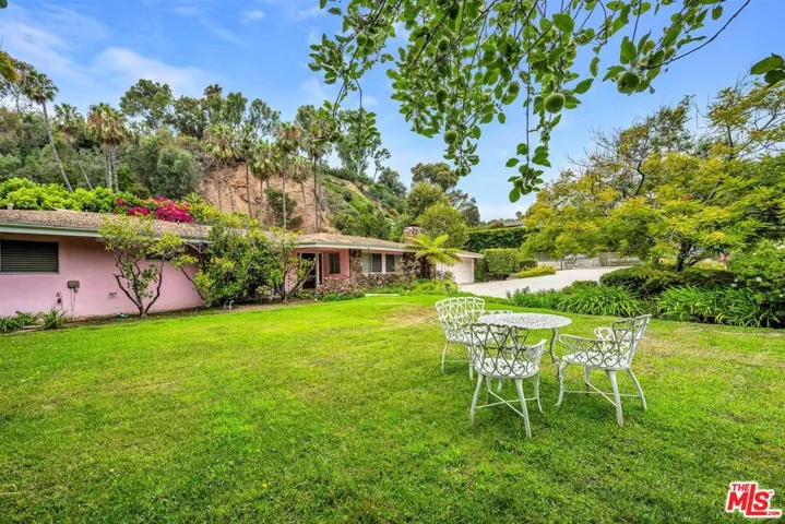 575 E Channel Road, Los Angeles, California 90402