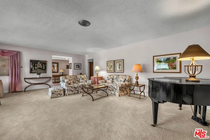 575 E Channel Road, Los Angeles, California 90402