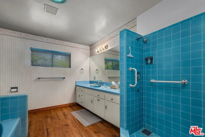 575 E Channel Road, Los Angeles, California 90402