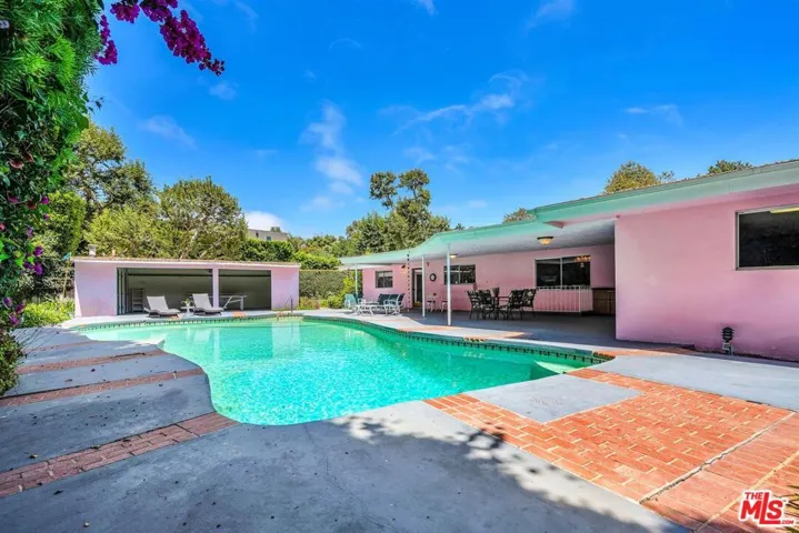 575 E Channel Road, Los Angeles, California 90402