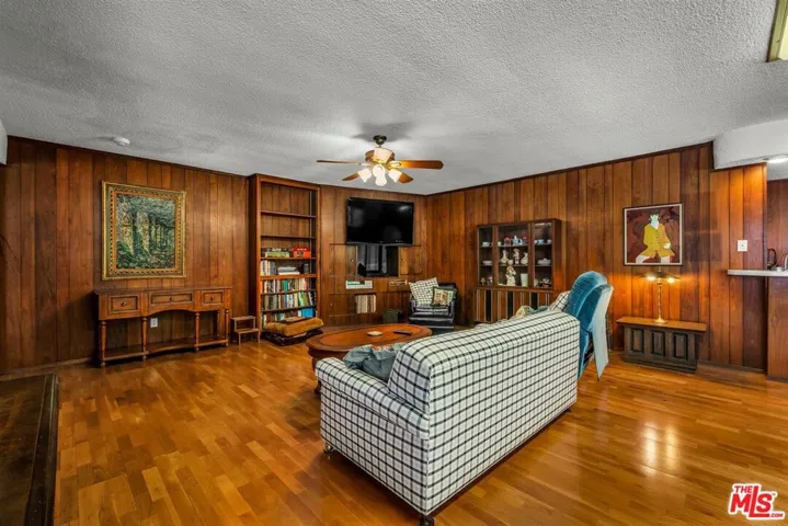 575 E Channel Road, Los Angeles, California 90402
