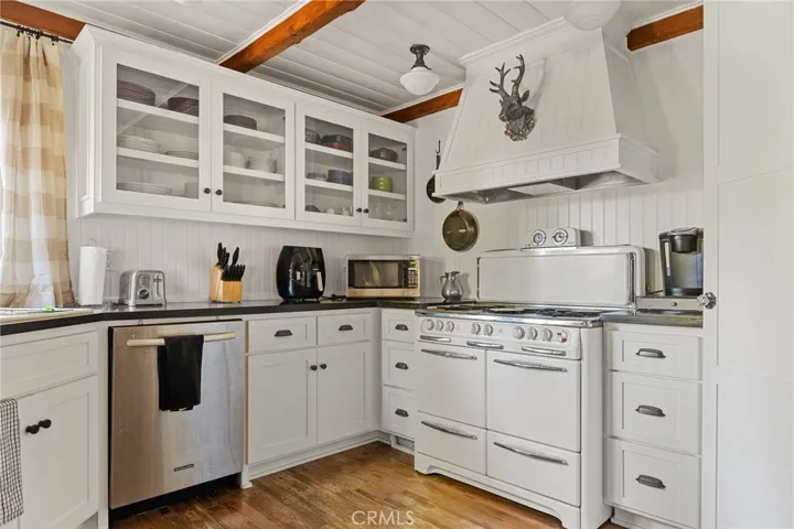 137 John Muir, Lake Arrowhead, California 92352